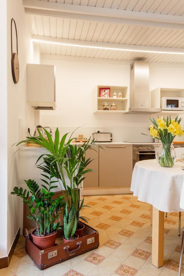 Ca' Marchesi Apartments Sernio ภายนอก รูปภาพ