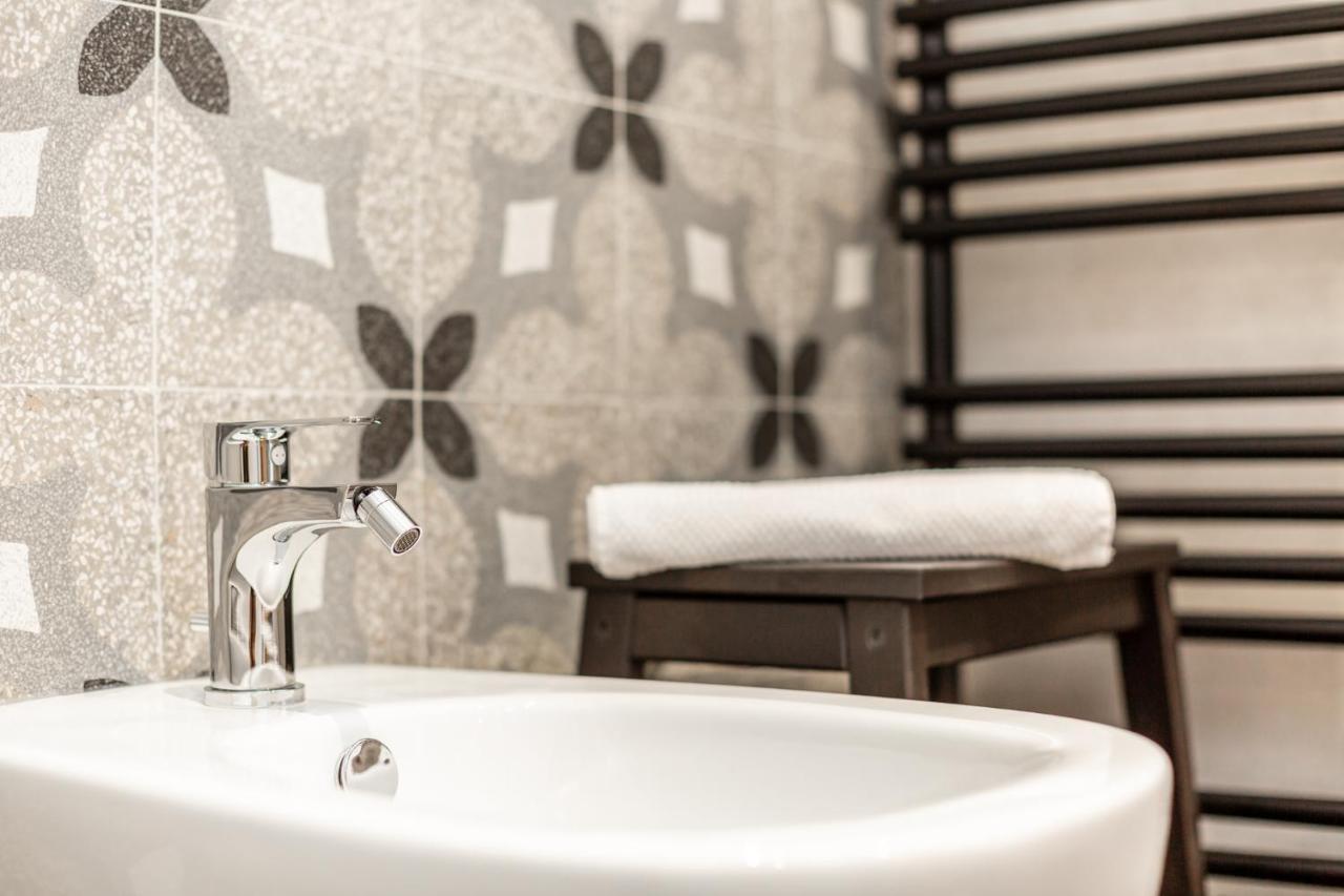 Ca' Marchesi Apartments Sernio ภายนอก รูปภาพ